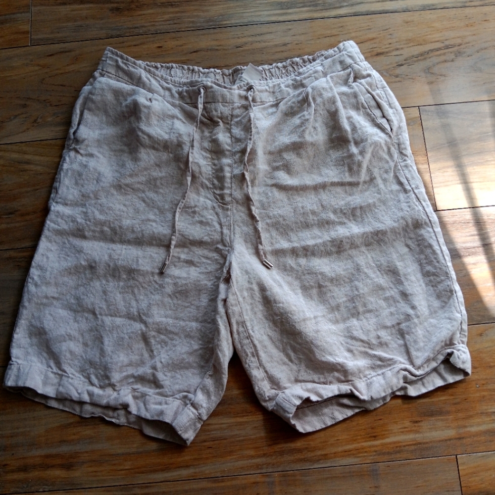 Chico's Oatmeal Flat Front Shorts Lightweight Linen Blend
